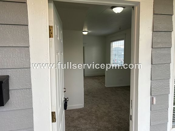 3rd image of 1831 Rainier Ave