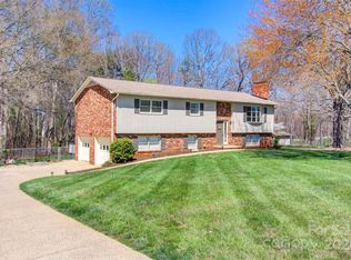 3937 13th Street Cir NE, Hickory, NC 28601