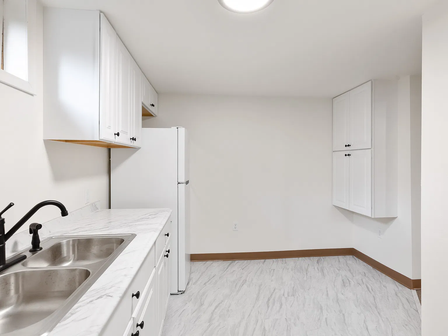 2 bed, 900 sqft, $1,375 — Photo 3