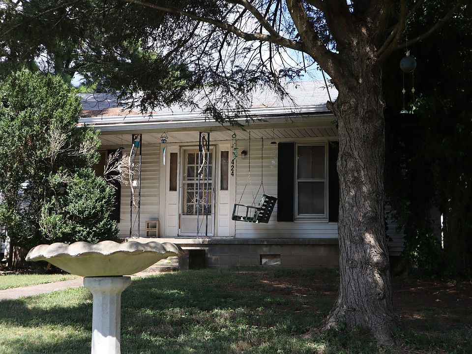 1st image of 424 Meadowbrook Dr