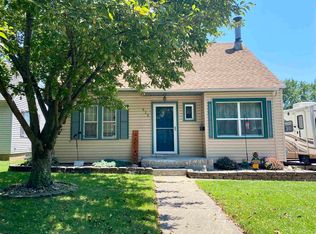 823 N 4th St, Clinton, IA 52732