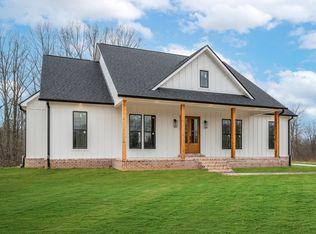 3213 Carolina Ave, Centerville, TN 37033