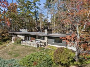 153 Falmouth Rd, Falmouth, ME 04105