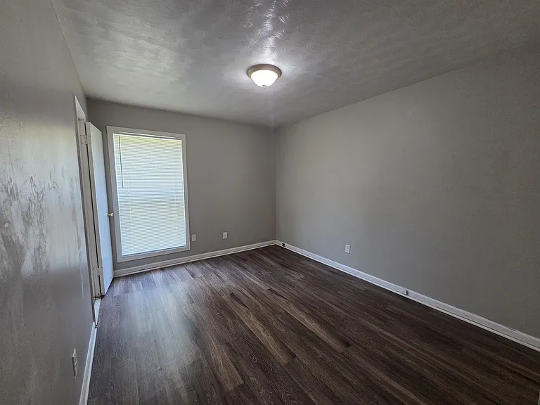 3021 Ashwood St — Photo 17