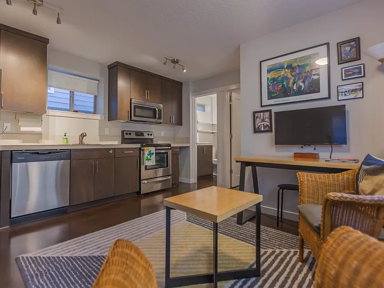 2912 N Halleck St #B — Photo 3