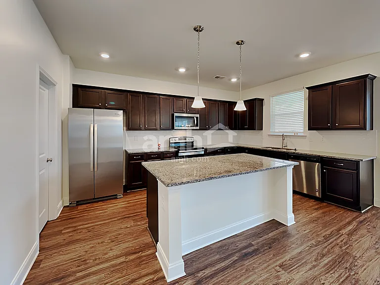 405 Levon Ct — Photo 5