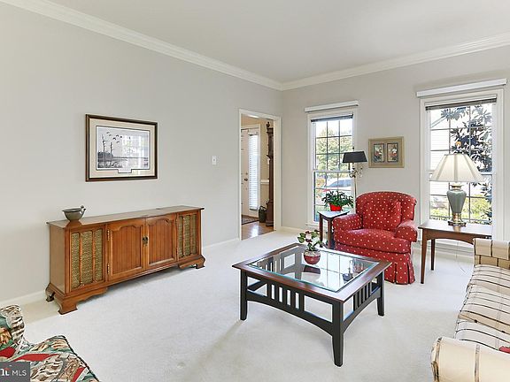 5th image of 7915 Hollington Pl