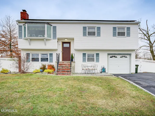 22 Dogwood Lane, Hazlet, NJ 07730