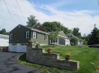 53 Glenn Rd, Lowell, MA 01852