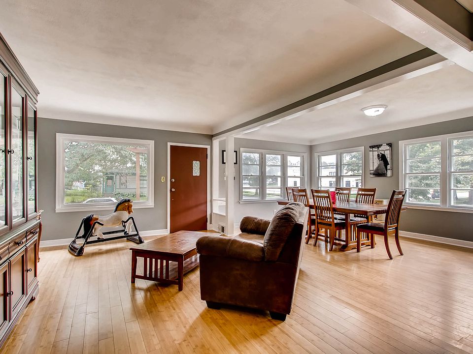 1st image of 51 Rose Ave E