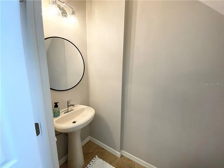 1751 Retreat View Cir — Photo 6