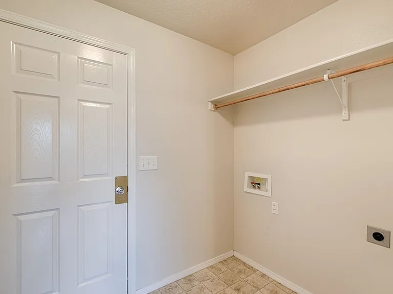 637 E Blue Heron St — Photo 16