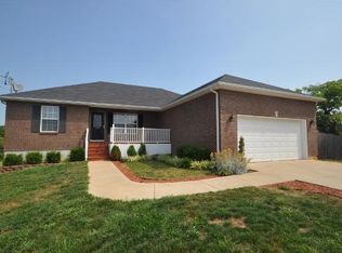 206 Creekvale Dr, Vine Grove, KY 40175