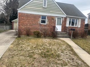 15 Berkshire Rd, Bethpage, NY 11714