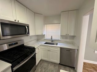 375 Central Ave APT 1N, Highland Park, IL 60035