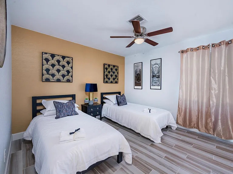 6915 E Sandra Ter — Photo 13