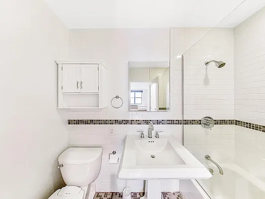 Sold by Row Real Estate LLC | media 9