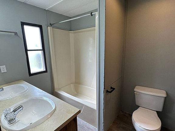 4th image of 155 Valentine Dr