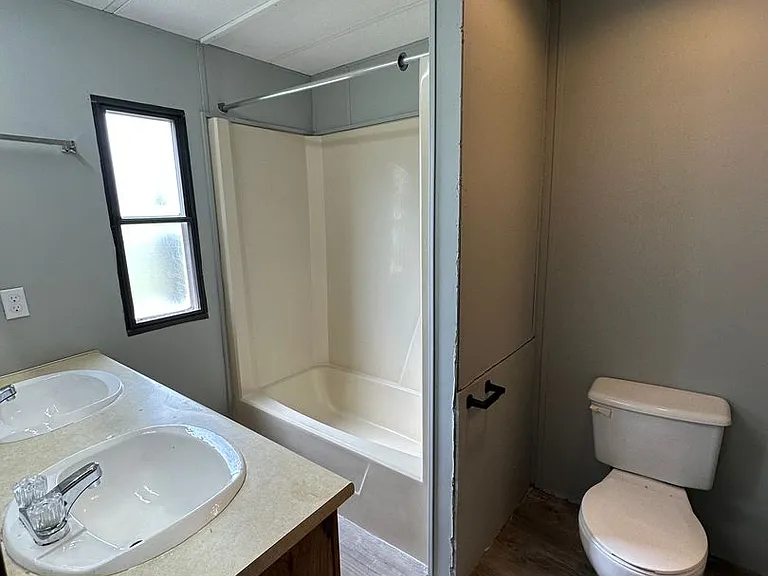 155 Valentine Dr — Photo 4