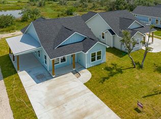 644 Sunset Dr, Rockport, TX 78382