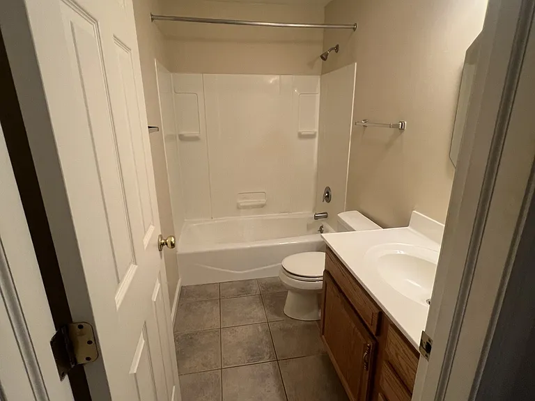 300 Moon Run Ave #3B — Photo 5