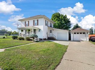 605 4th Ave SE, Cascade, IA 52033