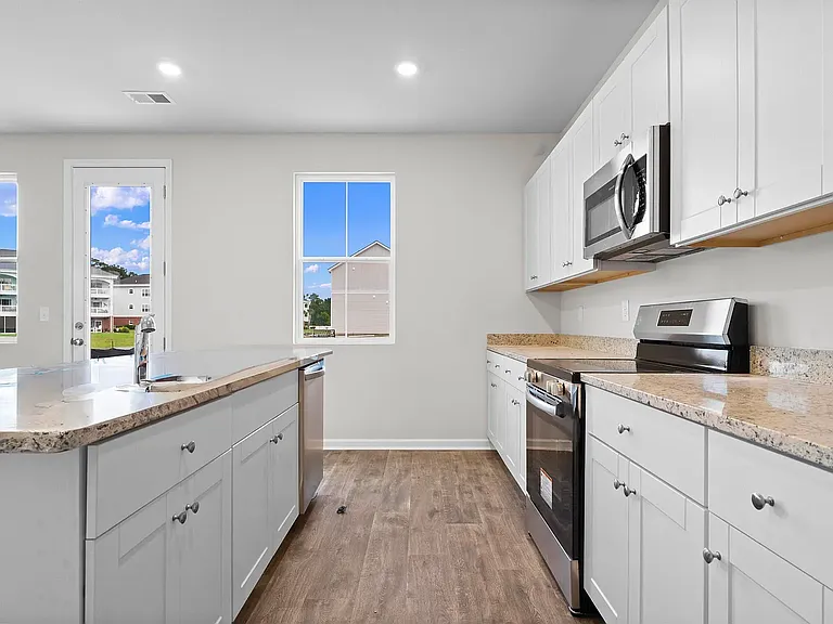 141 Cypress Hollow Dr — Photo 6