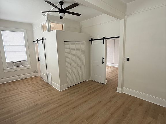 5th image of 106 E Tarpon Ave #7