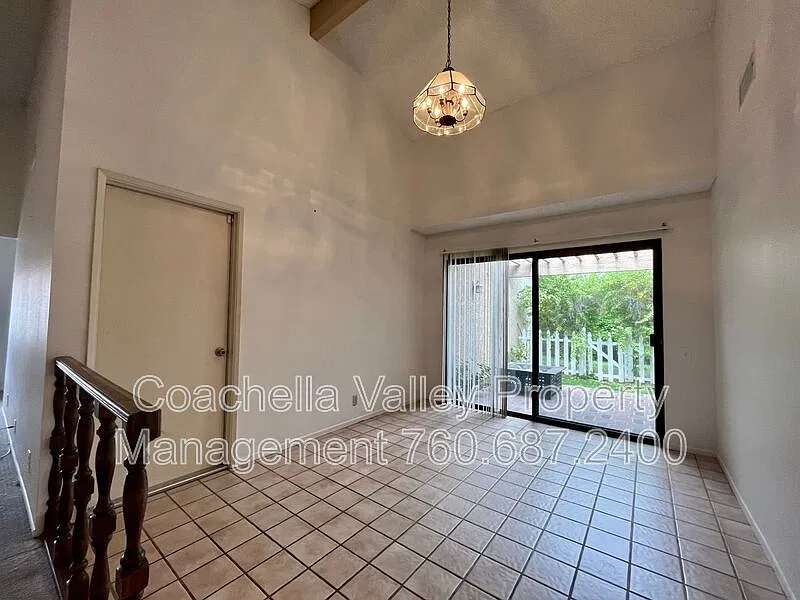 3 bed, 2.0 bath, 1712 sqft, $2,495 — Photo 4