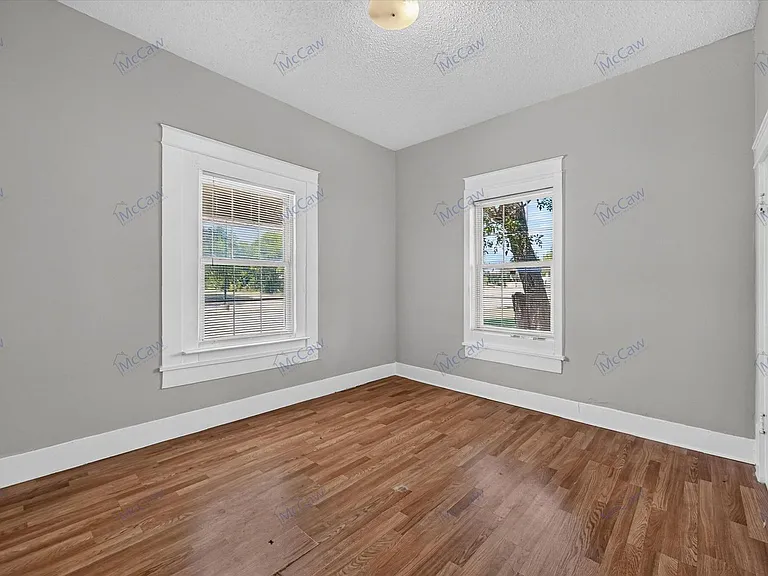 419 N Grand Ave #A — Photo 13