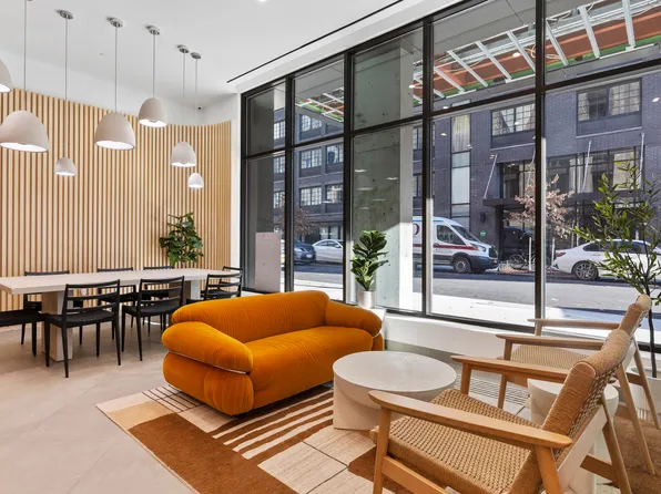 540 Waverly Avenue image 6 of 7