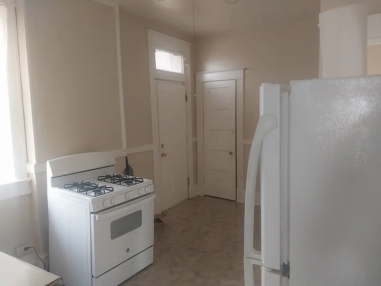 2611 Russell Blvd #B — Photo 8