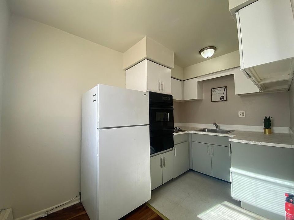 1st image of 7961 Summerdale Ave #C2