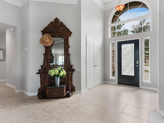 3rd image of 17407 Ebeys Landing Ln
