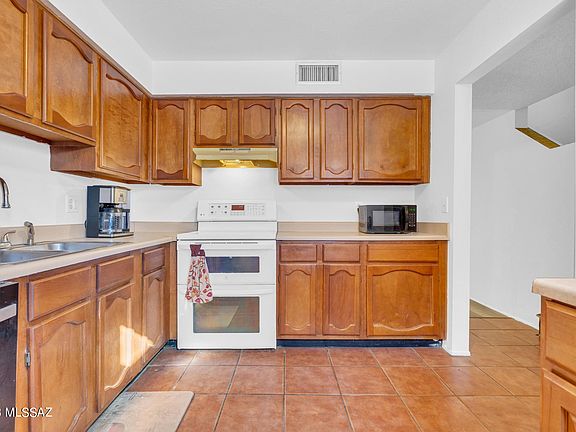 3rd image of 712 W Limberlost Dr Unit 17