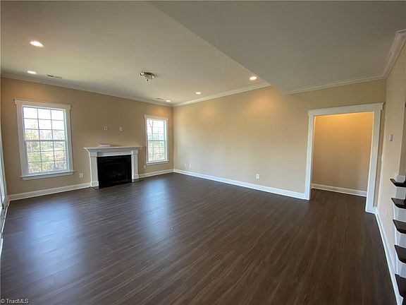 5th image of 4123 Dunlevy Ct