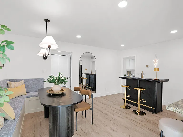 1233 E Campus Dr — Photo 16