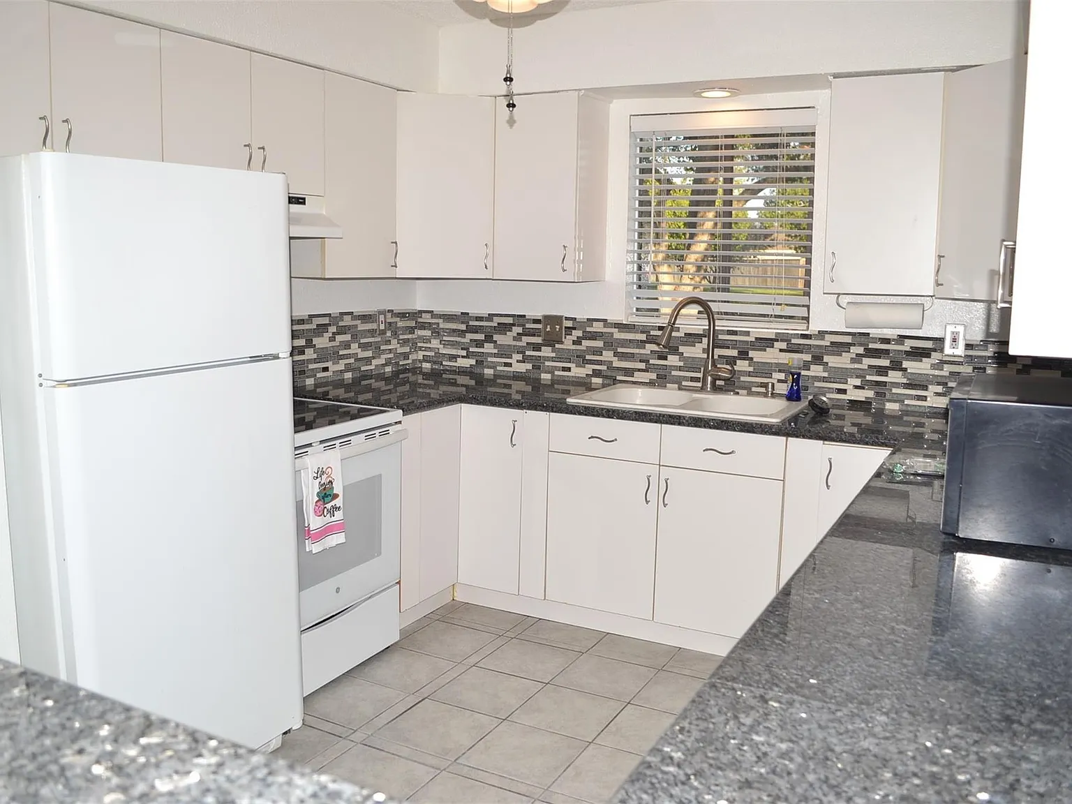 1 bed, 1.0 bath, 735 sqft, $950 — Photo 4