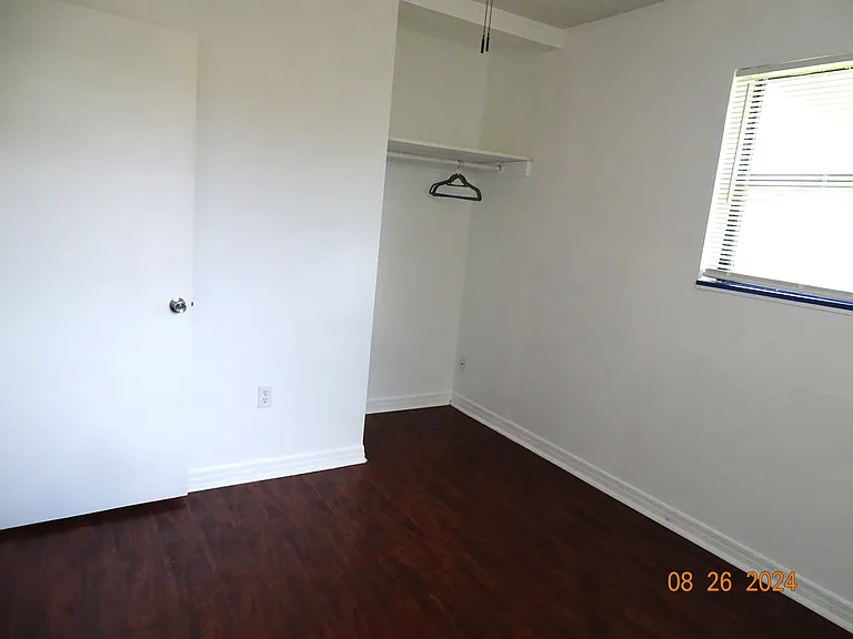 303 Georgetown Ave — Photo 13