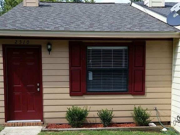 2nd image of 2510 Mar Ct #101