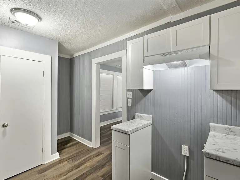 425 Carpenter St — Photo 7