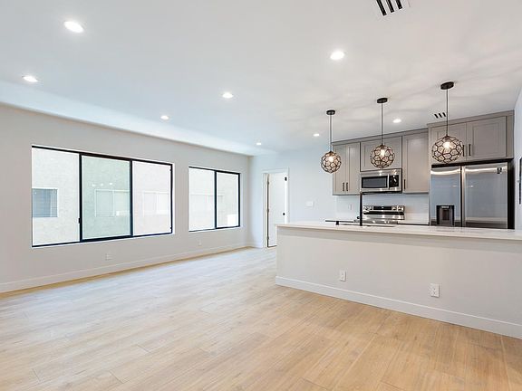 3rd image of 3622 Keystone Ave #6