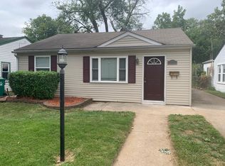 5923 Harrison St, Garden City, MI 48135