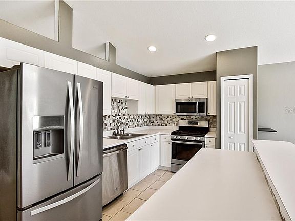 4th image of 15900 Autumn Glen Ave