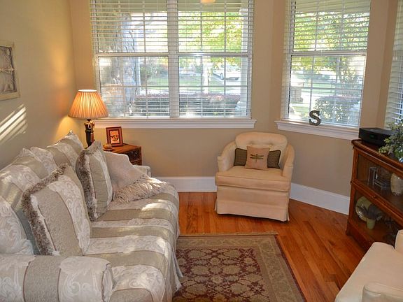 4th image of 1615 Shadowmoss Ave