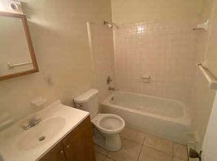 12211 N 59th St #J, Tampa, FL 33617