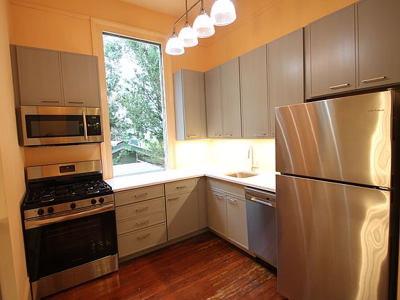 2nd image of 1016 Peniston St
