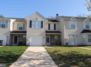 20 Pondview Ln, Sicklerville, NJ 08081