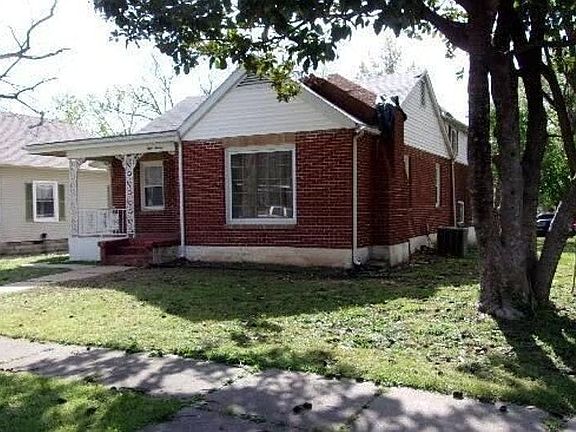 2nd image of 816 8th St