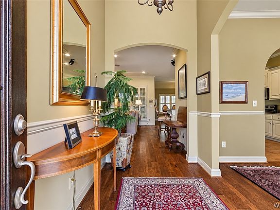 3rd image of 801 Pin Brook Ln